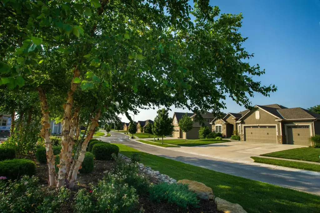 Hunt Midwest Master Planned Communities - Staley Hills