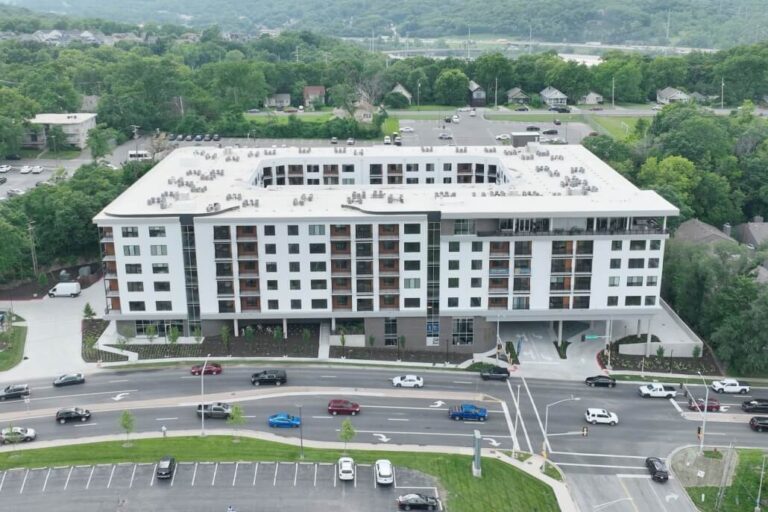 Hunt Midwest Multifamily Communities - The Hudson