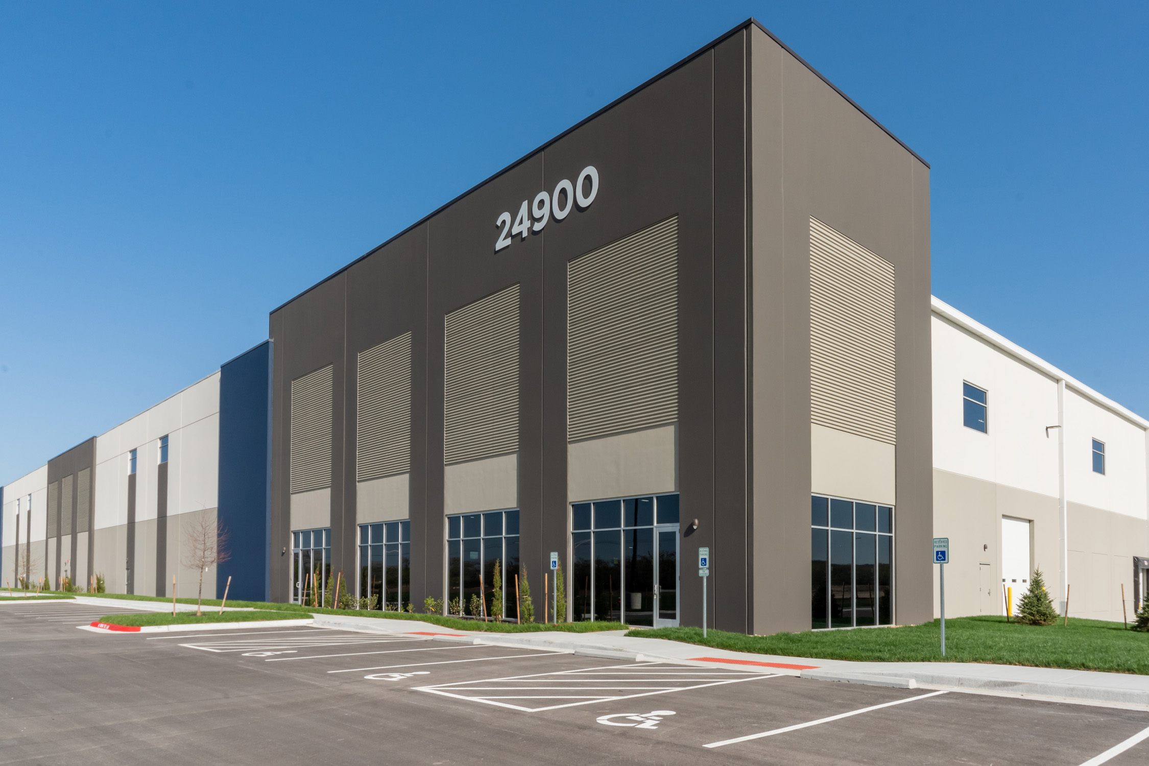 Heartland Logistics Park Building II - 574,732 SF - Industrial Development - Shawnee, KS