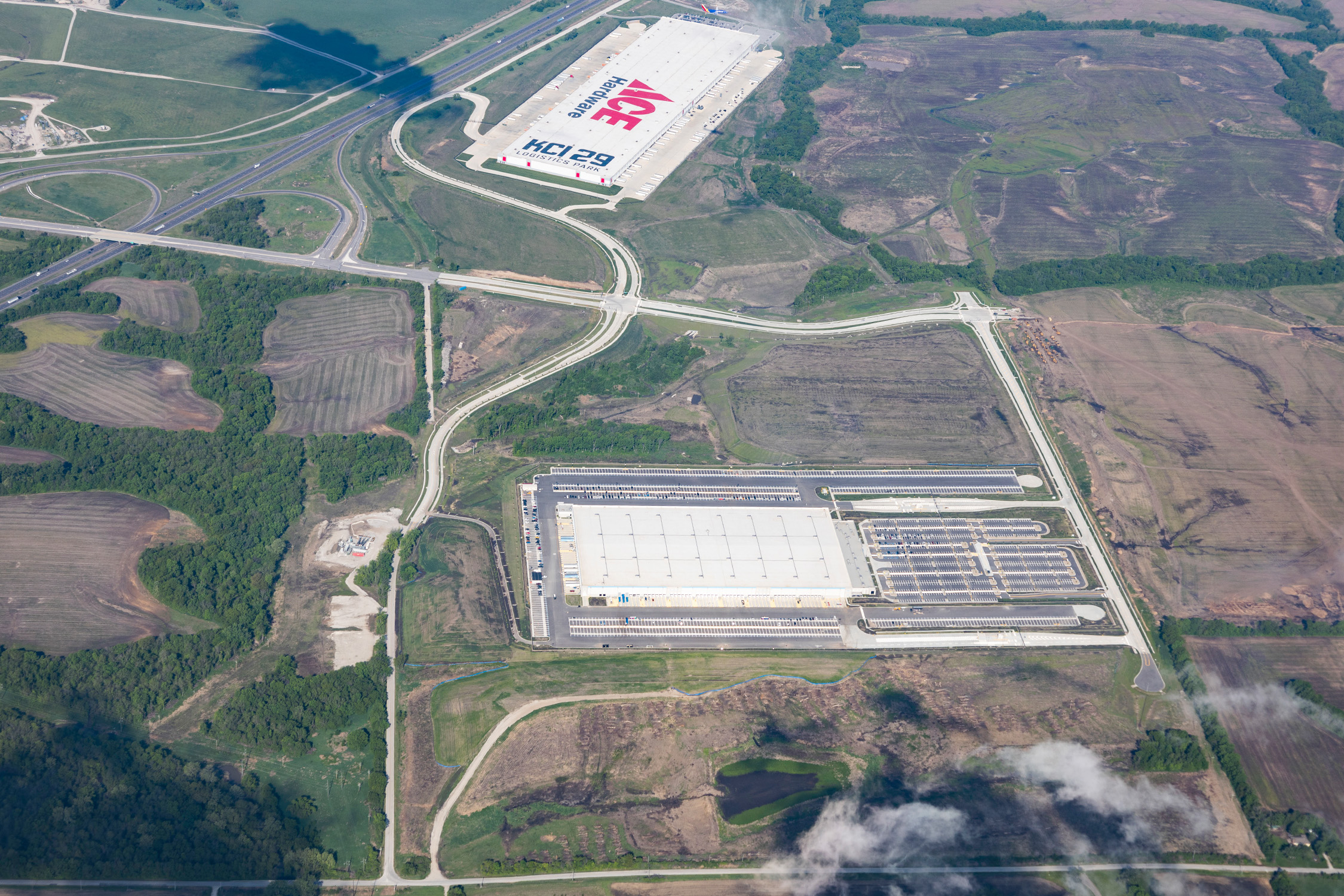 KCI 29 Logistics Park is conveniently located in the logistics epicenter of the United States with direct access to the Kansas City International Airport (KCI/MCI) Air Cargo Hub.